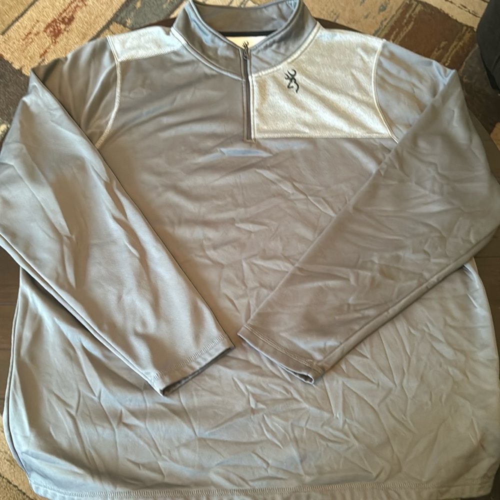 Browning pullover—-flaw in stitching—see last picture